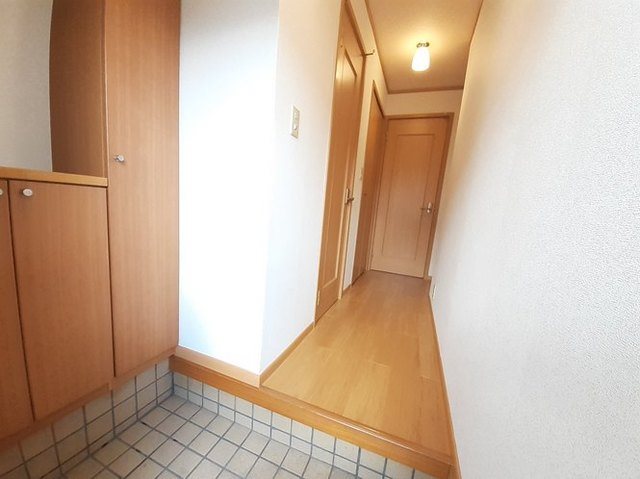 ヴィラ・サンライズ　A棟 玄関