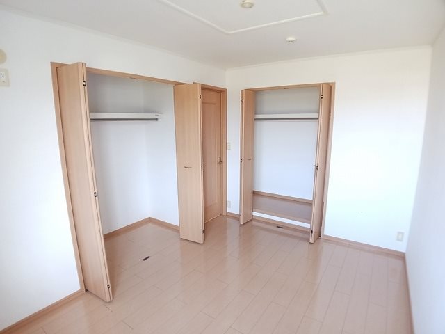 メイユール北泉Ⅱ　B棟  収納