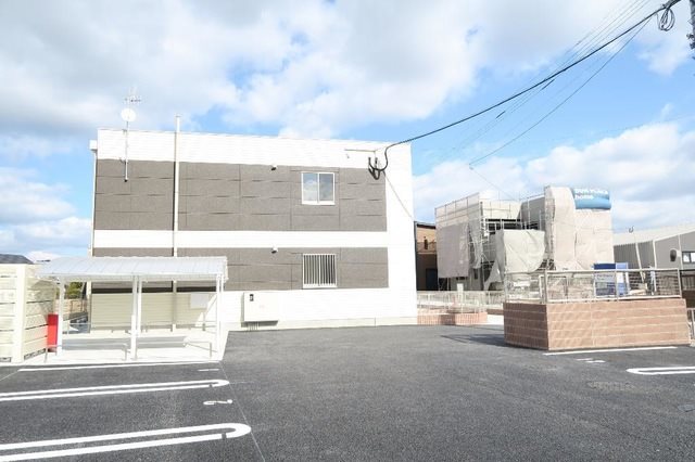 ルーチェ・エス 駐車場