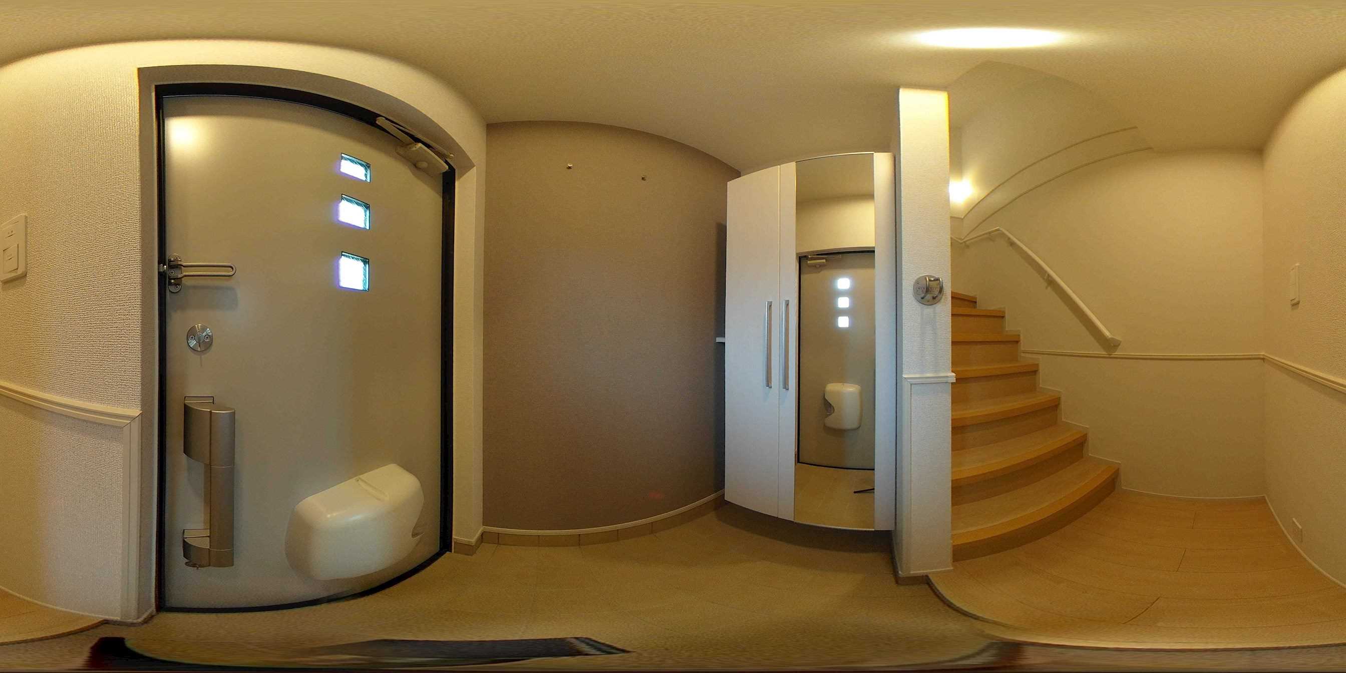 ヴィラルーチェ 　A棟 玄関