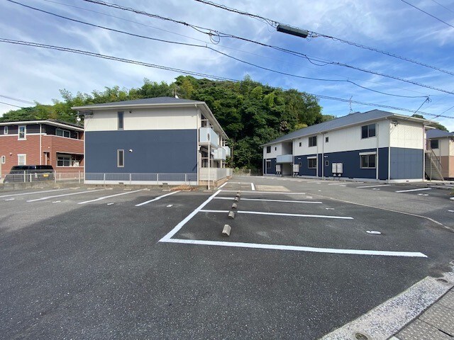 ヴィラ響B 駐車場