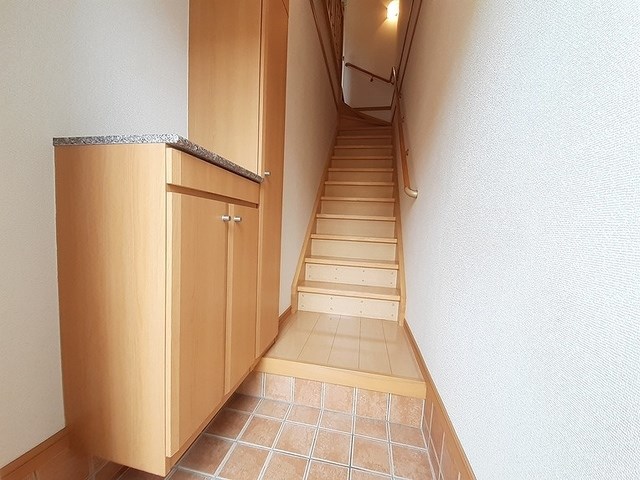 サンレミ葛原 A棟  玄関