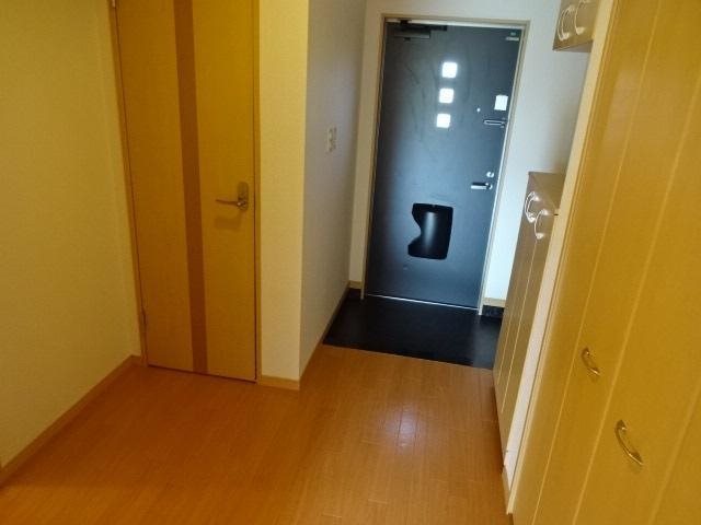 メゾンアシューレ 玄関