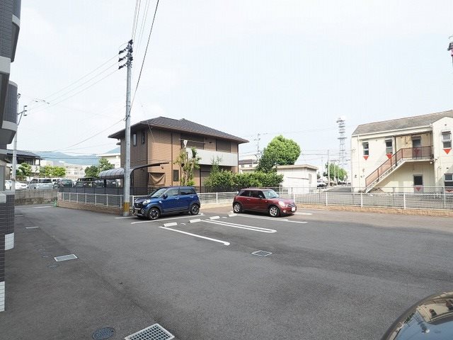 ベーシック・グローブ  駐車場