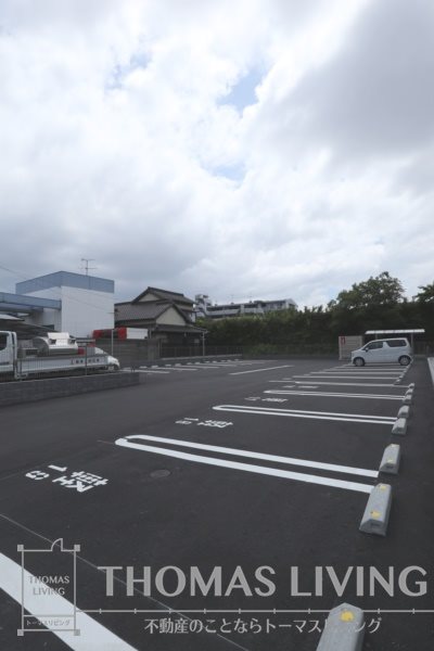 トレス古前 駐車場