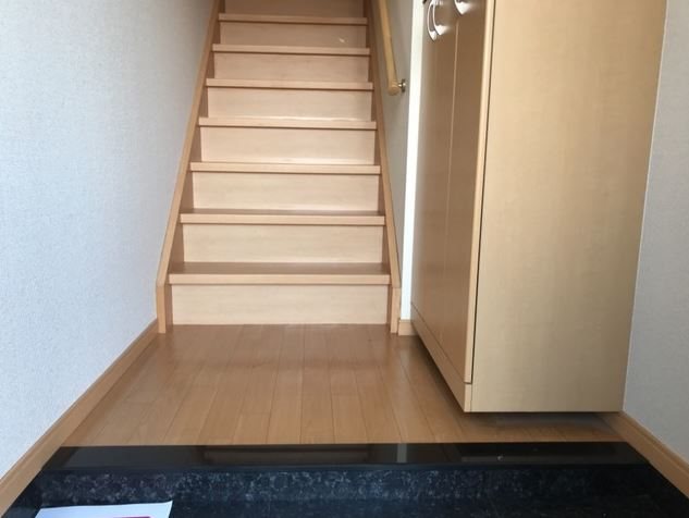 メゾンアシューレ 玄関