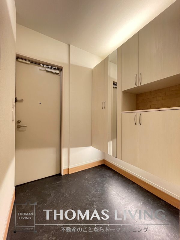 D-ROOM鷹の巣 玄関