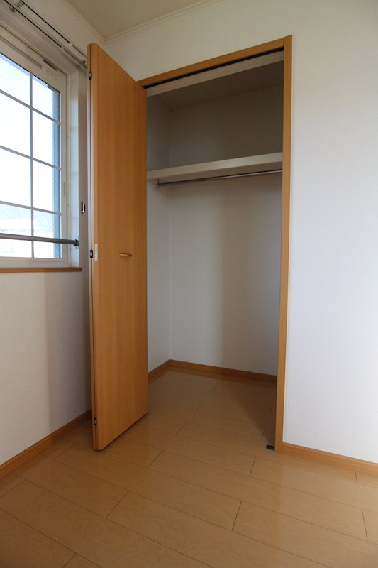 メリディオ葛原　Ａ棟 収納