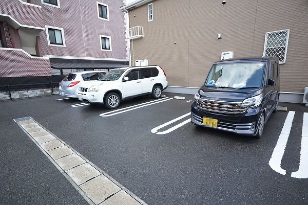 サニーヴィラ Ｂ棟  駐車場