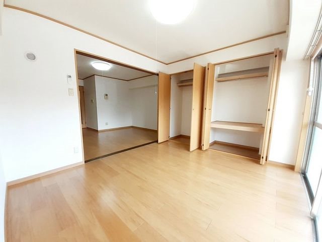 エス・テイト外園 収納
