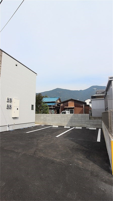 クレイン上葛原 駐車場