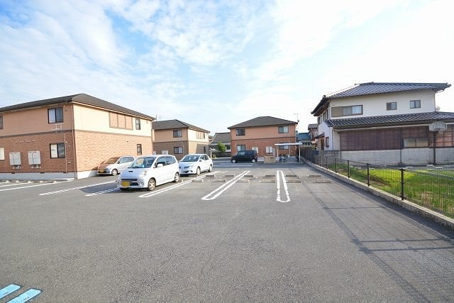 ヴィラージュ波風　D棟 駐車場