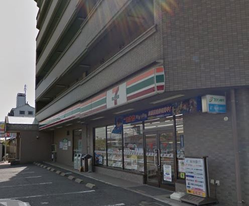コンフォートスクエア安部山  コンビニ