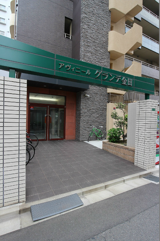 アヴィニールグランデ金田  エントランス
