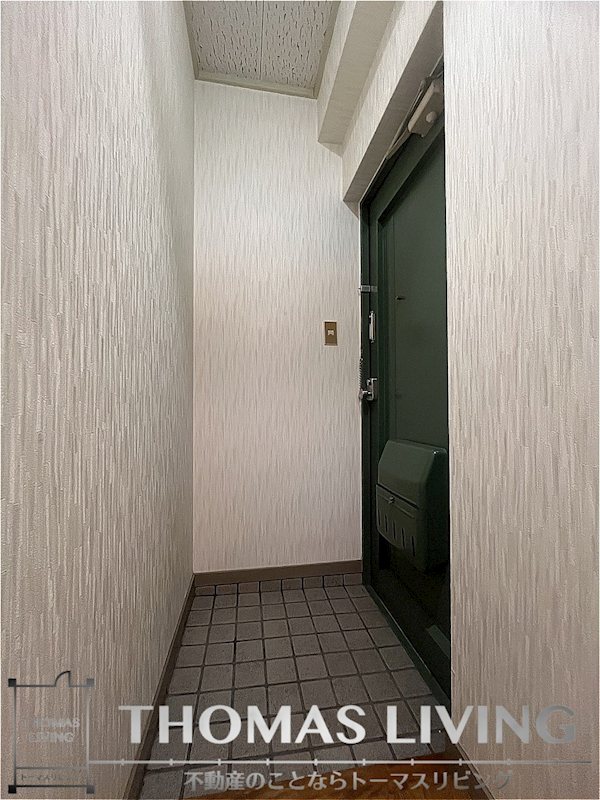 英成レジデンス 玄関