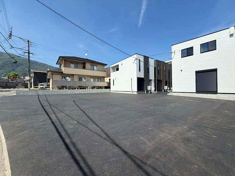 サンラプロ葛原本町Ⅳ　B棟 駐車場