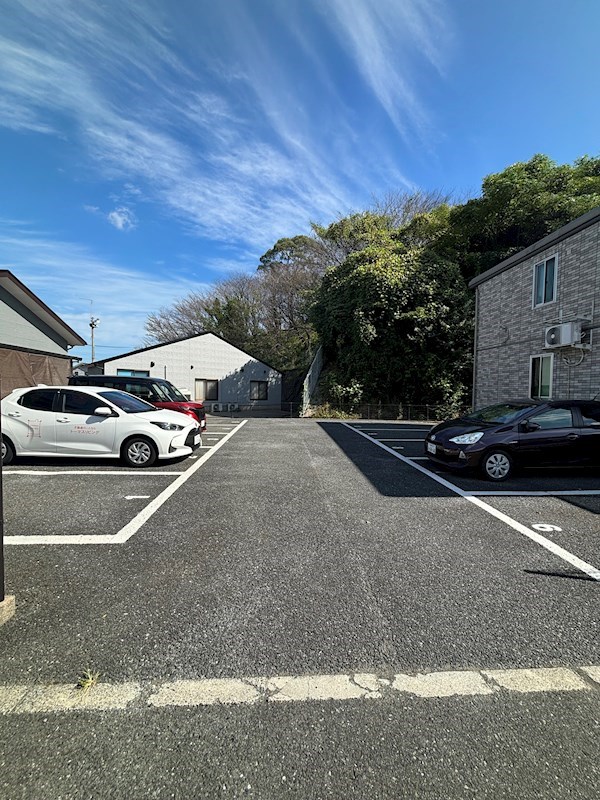 グリーンローズ 駐車場