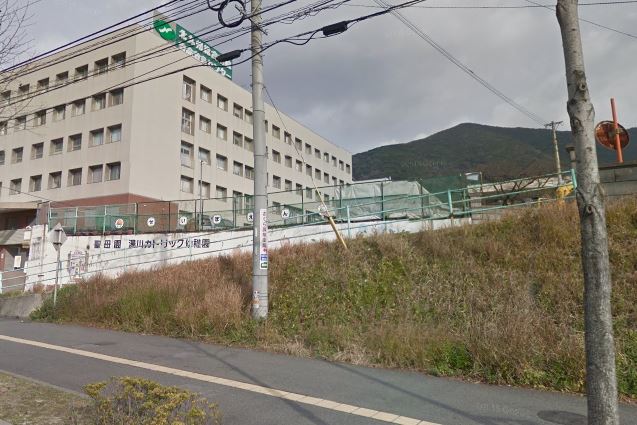エーアスト湯川　B棟 幼稚園
