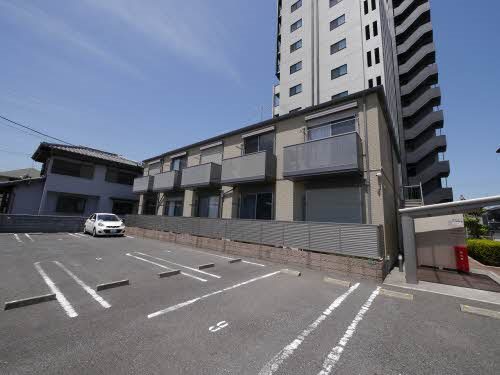 ジュネス西宮市  駐車場