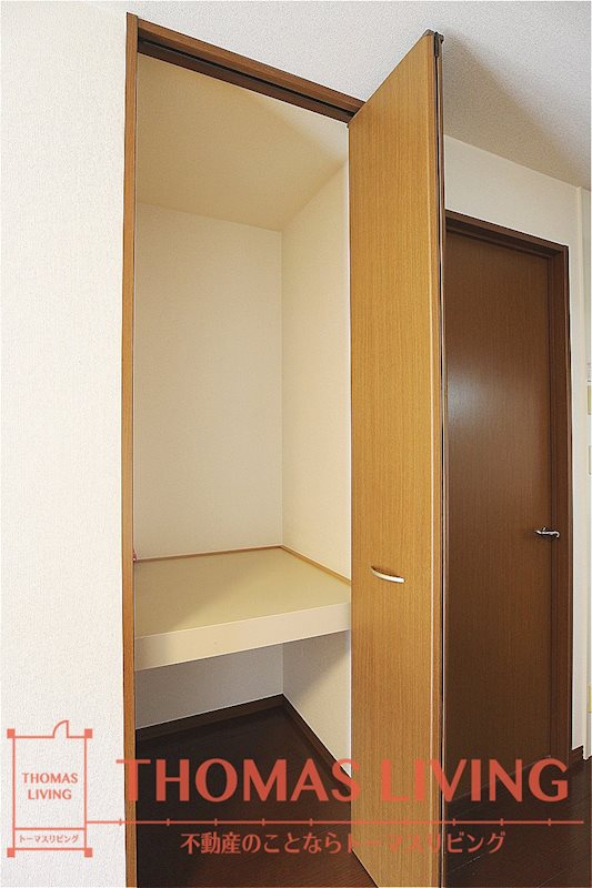 クレール塚の原 A棟  収納