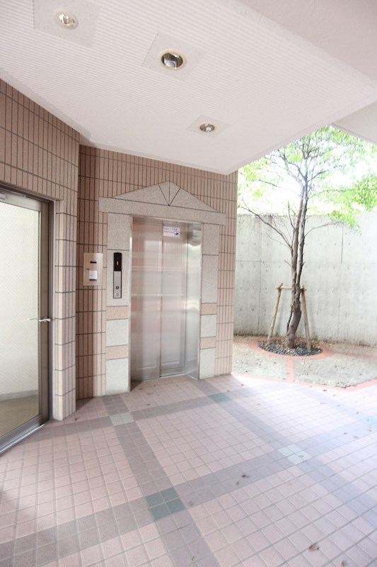 福岡県北九州市小倉北区清水２丁目8-15 エントランス