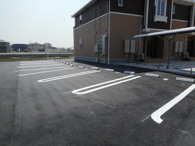 フォルトゥーナＢ  駐車場