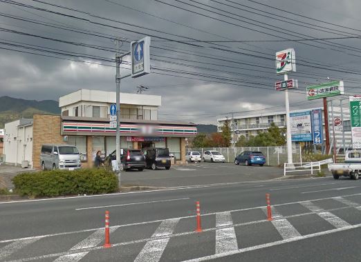 ヴィラ・アンボワーズ コンビニ