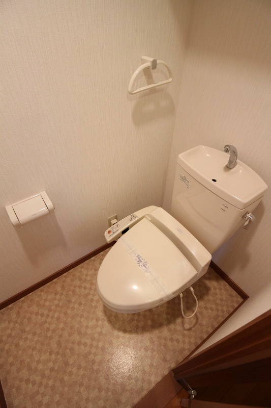 福岡県北九州市戸畑区中原西２丁目 トイレ