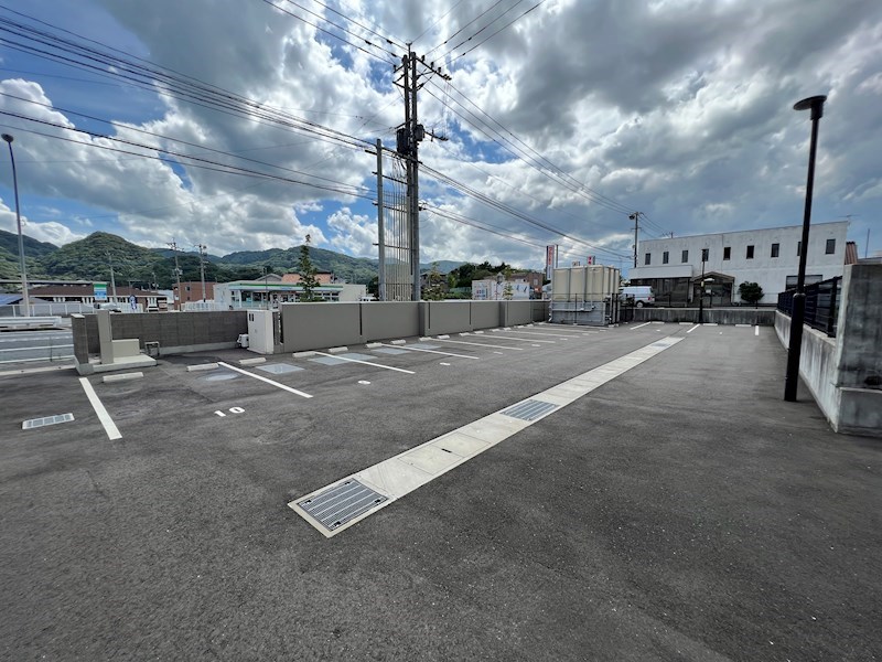 ファミーユ中園Ⅱ 駐車場
