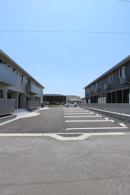 イオメールかんだ　Ｂ棟 駐車場