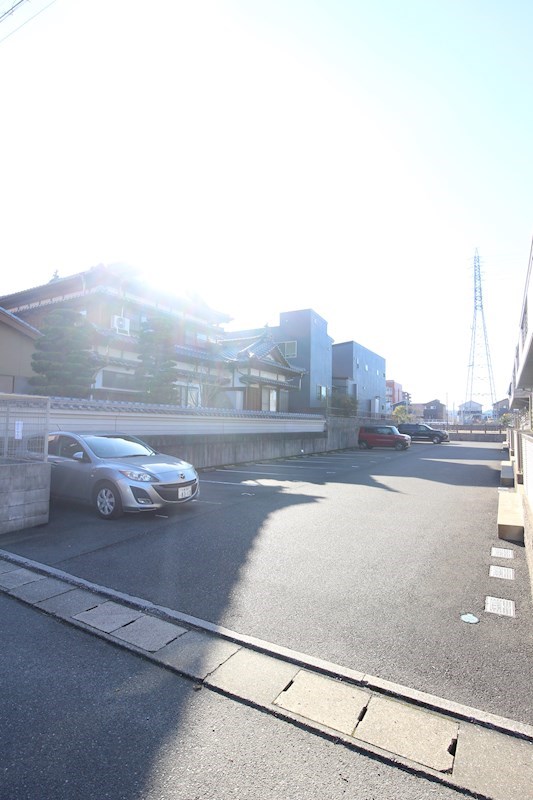 プランドール2 駐車場
