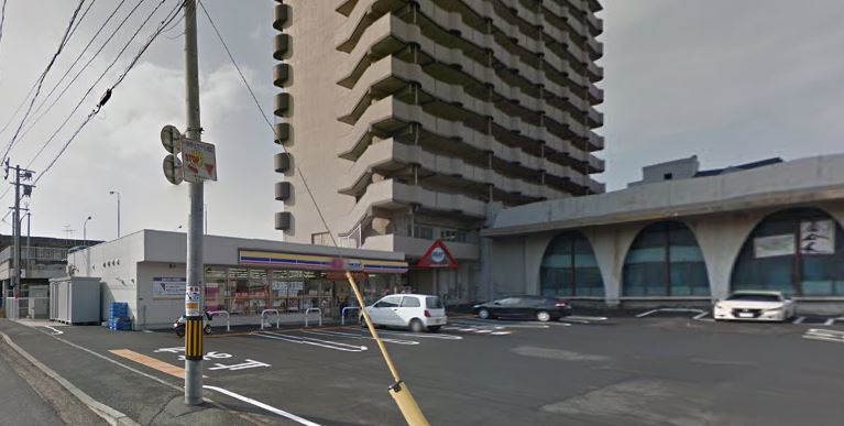 アースコートY'sシティ東神原  コンビニ