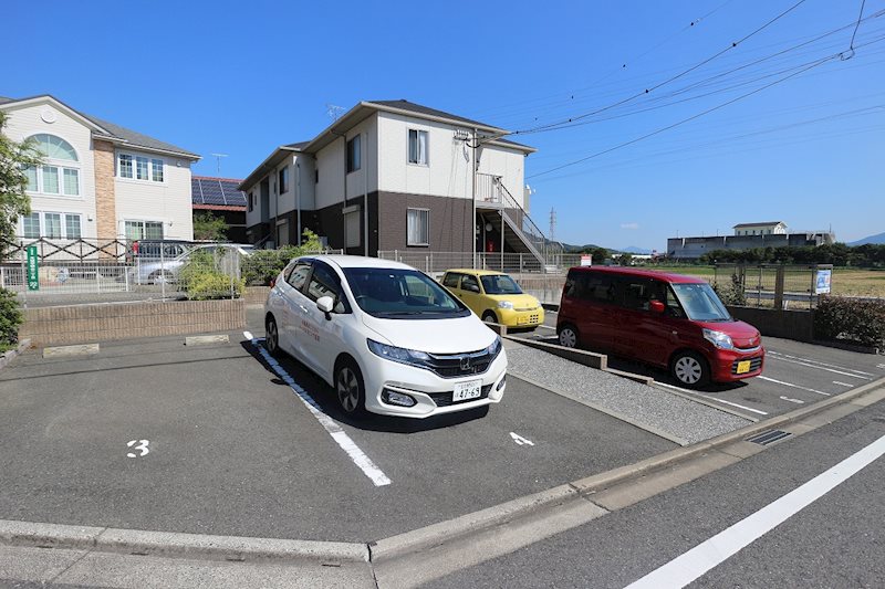 セレッソⅡ 駐車場