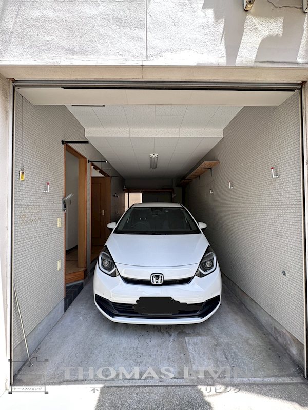 Senbou Garage House 駐車場