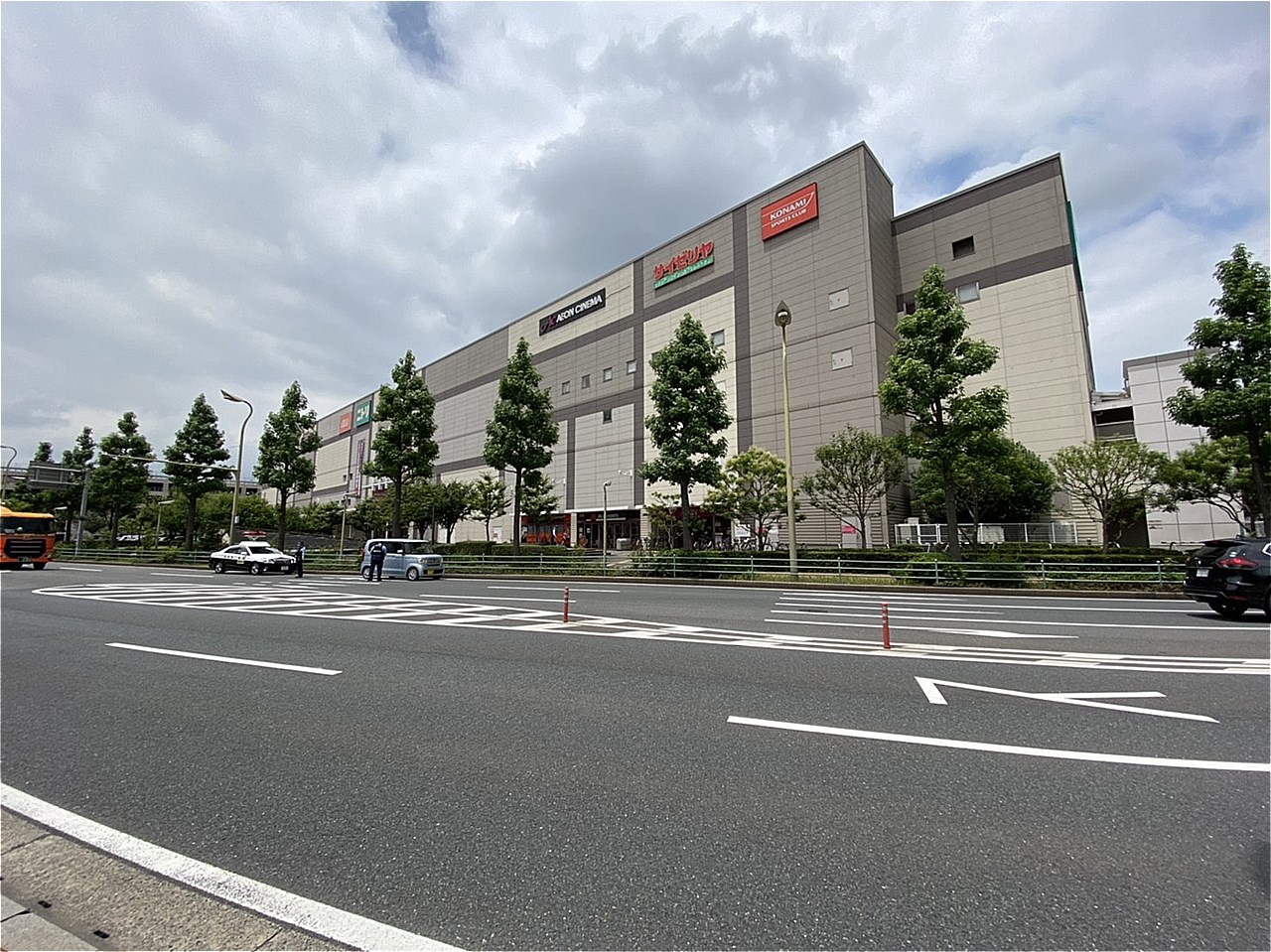 FARO戸畑駅前マンション ショッピング施設