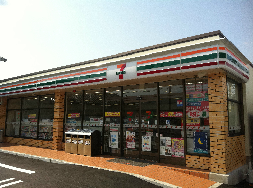 ジーメゾン戸畑 コンビニ