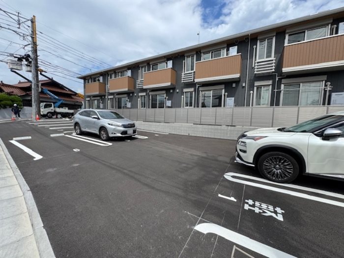 D-ROOM上葛原 駐車場