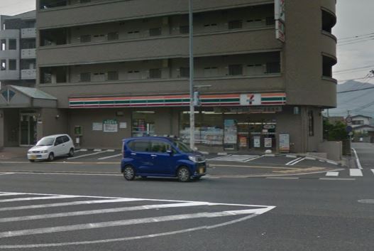D-ROOM上葛原 コンビニ