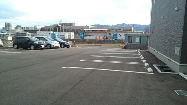 J・サクレ葛原Ⅰ  駐車場