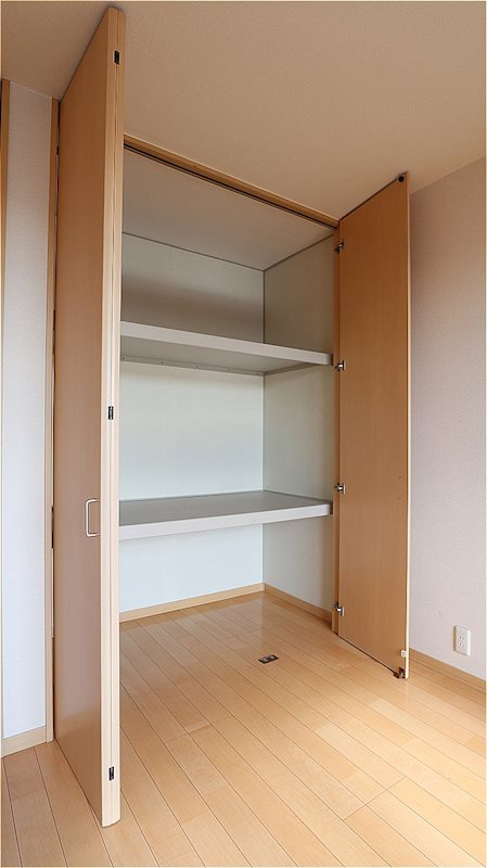 ソレーユ学園台 収納