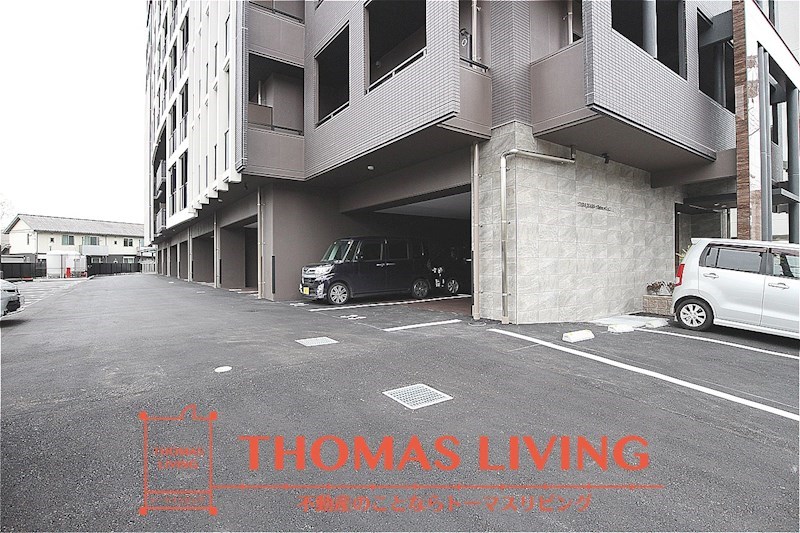 THE SQUARE Platinum Residence 駐車場
