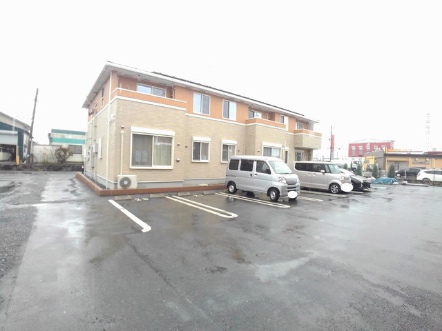 ウィステリア 壱番館 駐車場