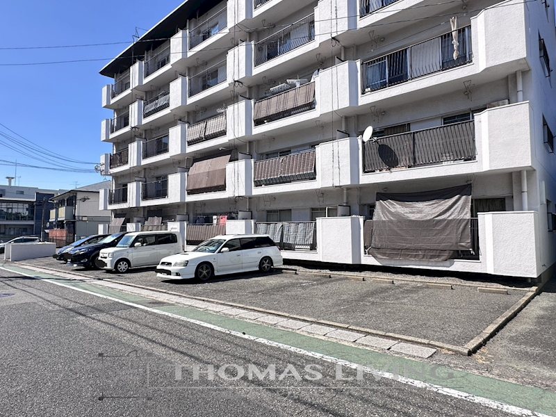 オアシス中井 駐車場