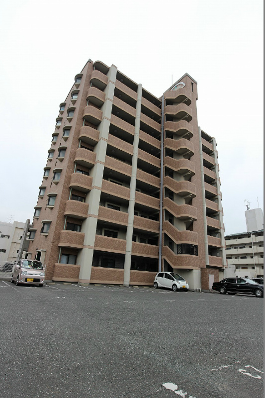 アヌビアス紫川 外観