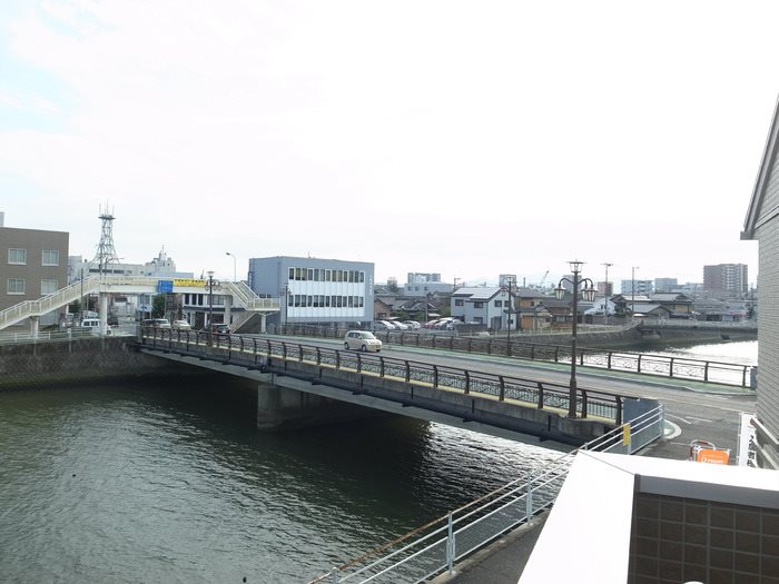 SW's riverside D-room 眺望