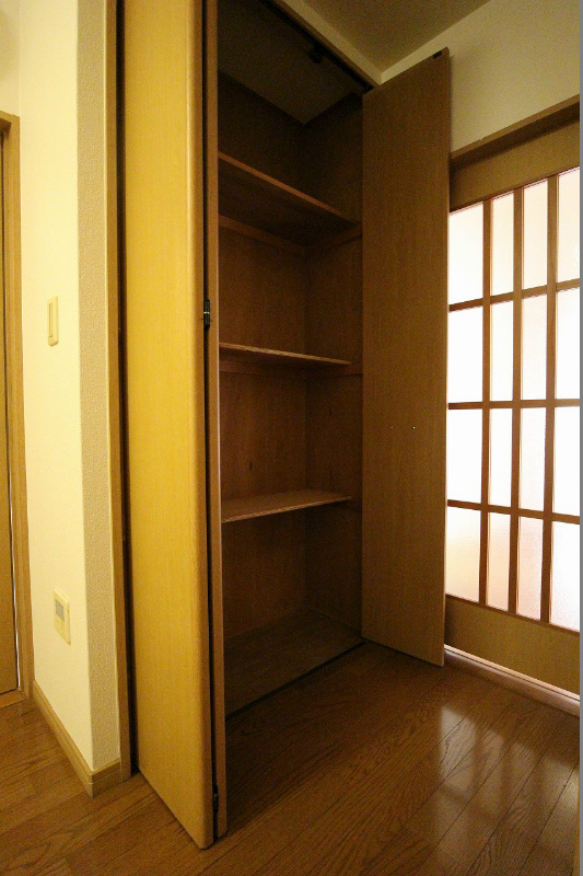 アーベインルネス白銀 収納