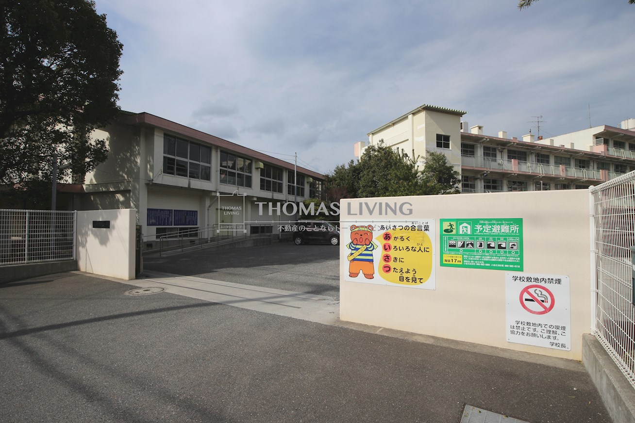 共立No.4 小学校
