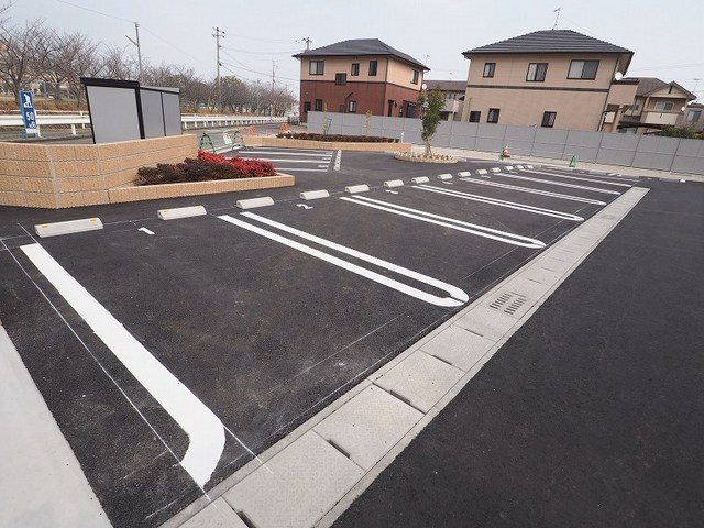 カンパーニュ　B棟 駐車場