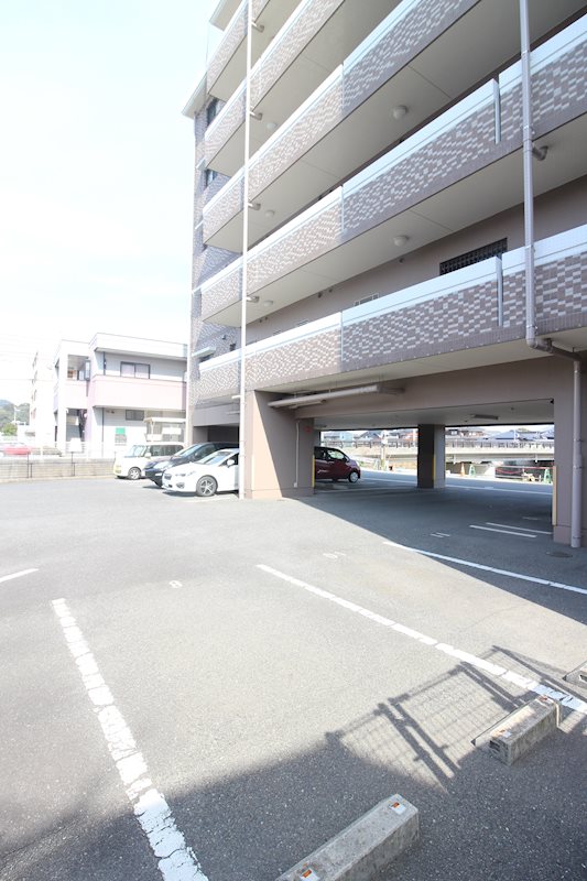 クレール長尾Ⅱ 駐車場
