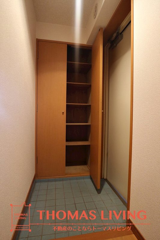 クレイントータス  玄関